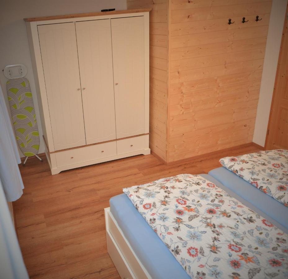 Ferienwohnung Traumschiff Erzingen Eksteriør billede